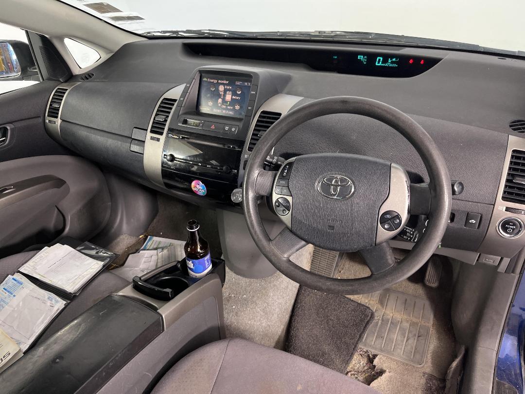 Photo '17' of Toyota Prius