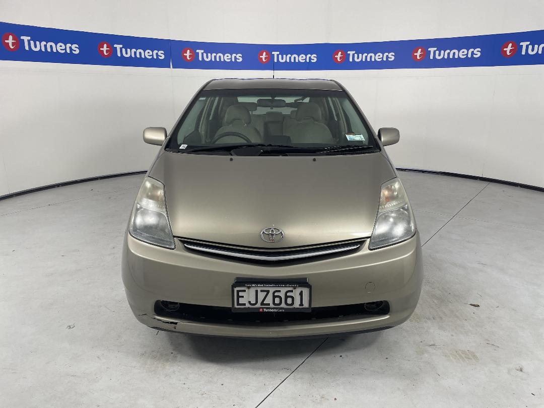 Photo '2' of Toyota Prius