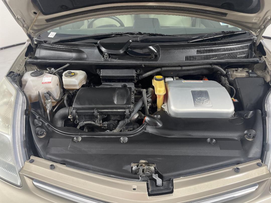 Photo '13' of Toyota Prius