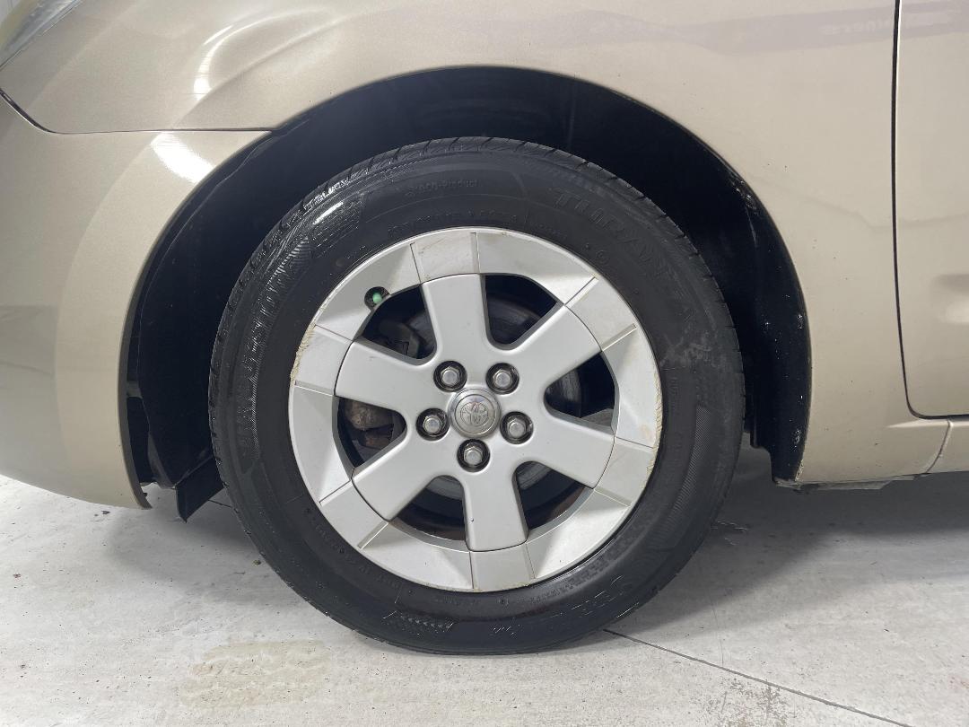 Photo '10' of Toyota Prius