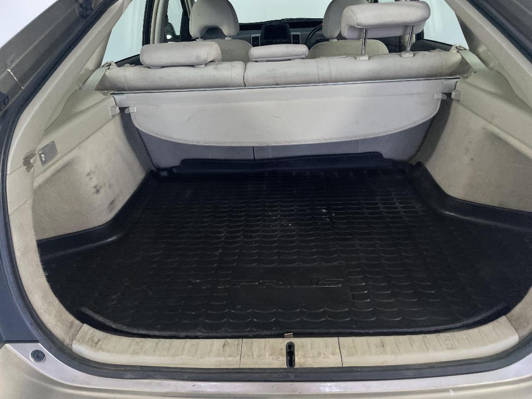 Photo '14' of Toyota Prius