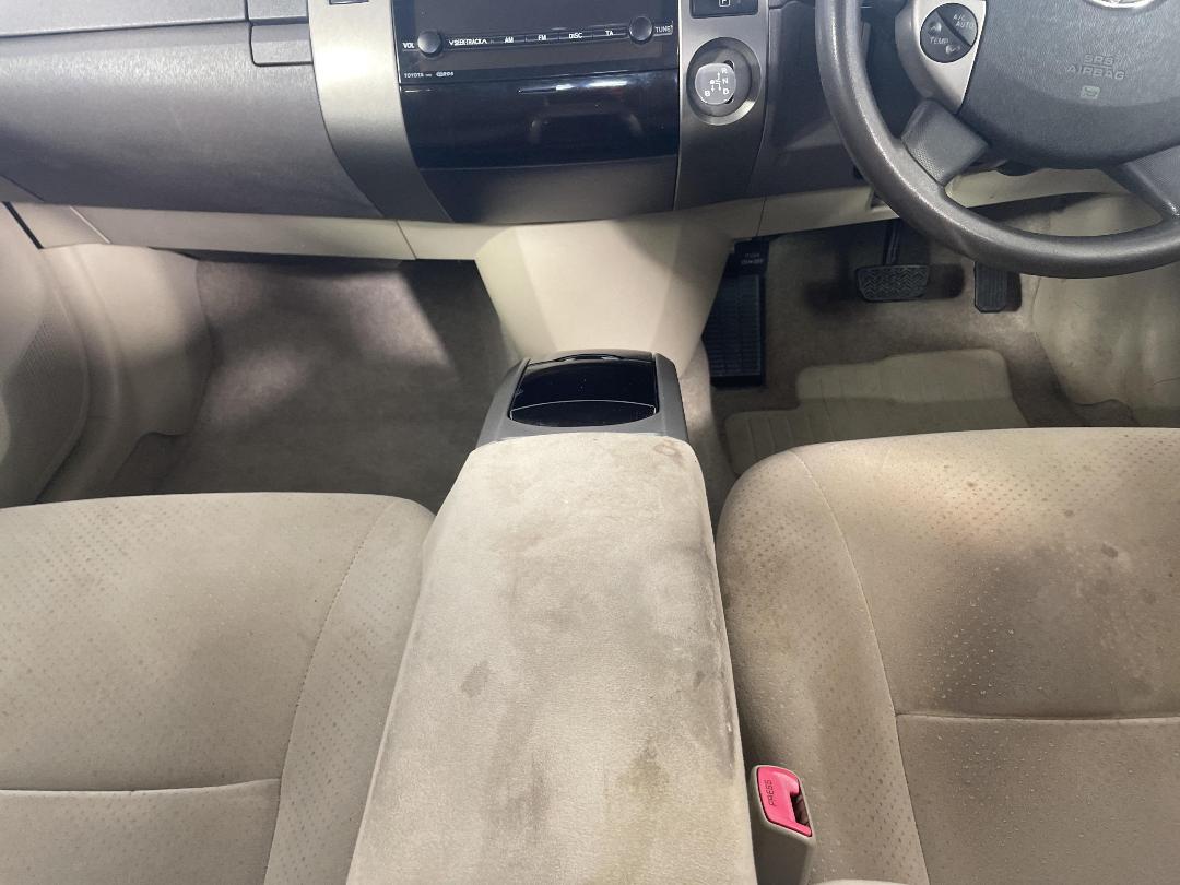 Photo '18' of Toyota Prius