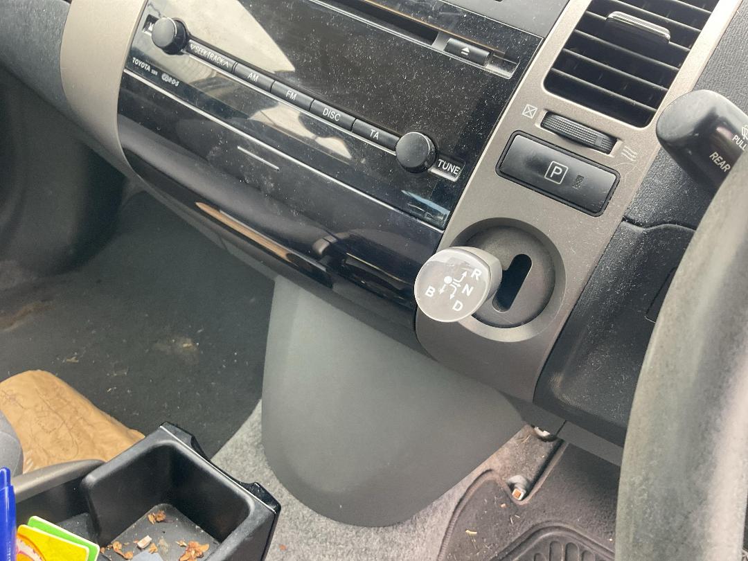 Photo '13' of Toyota Prius H5 E