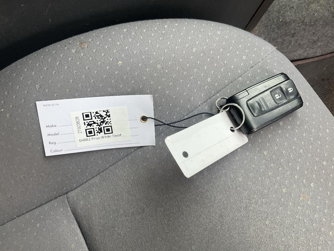 Photo '14' of Toyota Prius H5 E