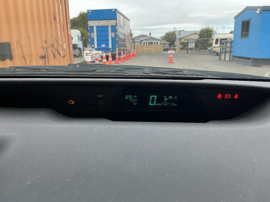 Photo '12' of Toyota Prius H5 E Photo '12' of Toyota Prius H5 E