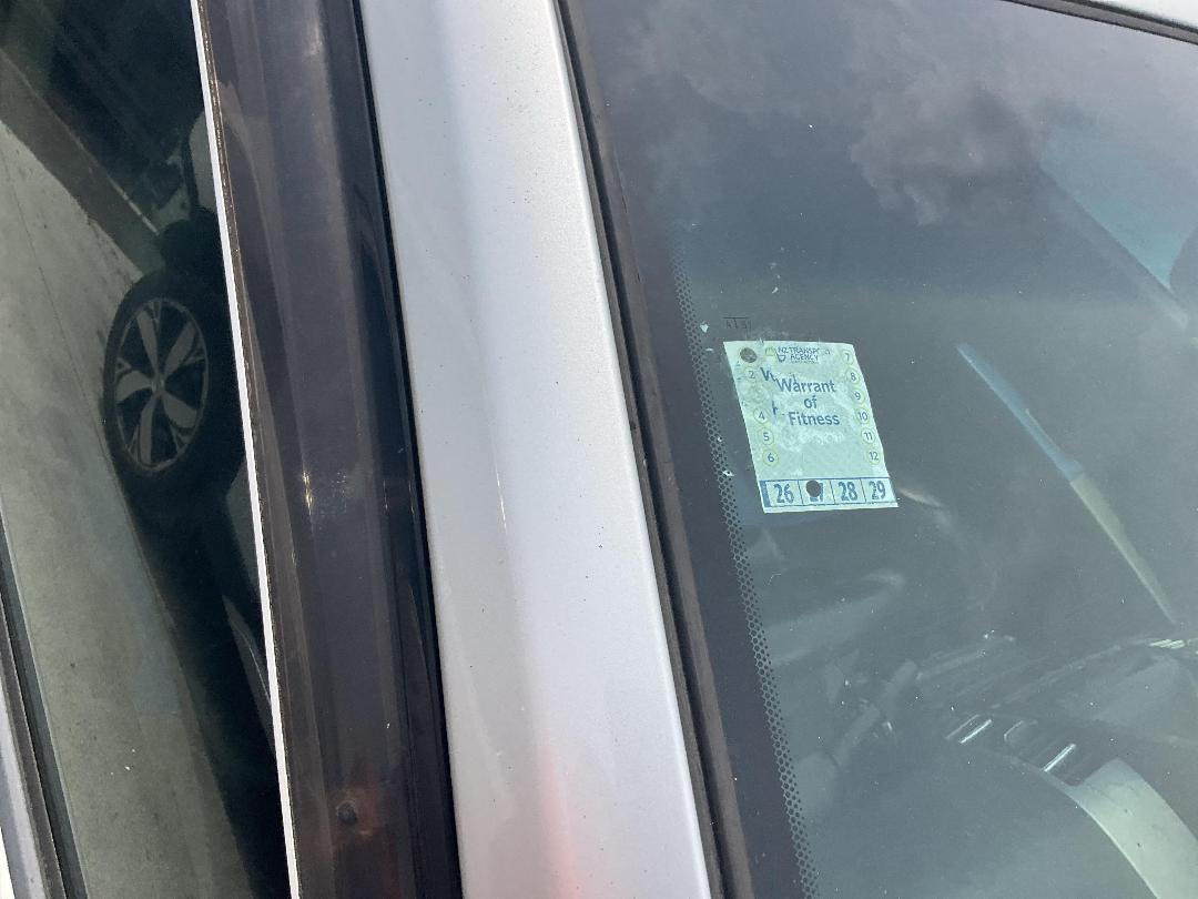 Photo '10' of Toyota Prius Hybrid Synergy Drive