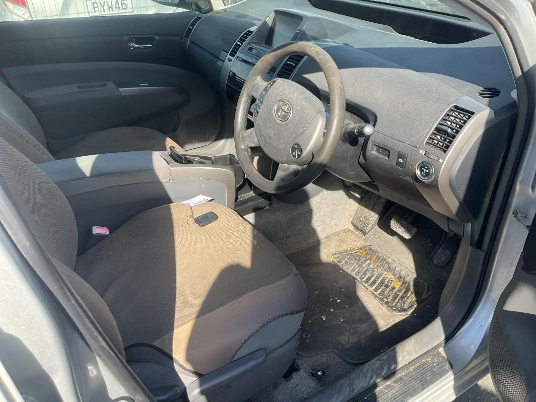 Photo '11' of Toyota Prius H5 E