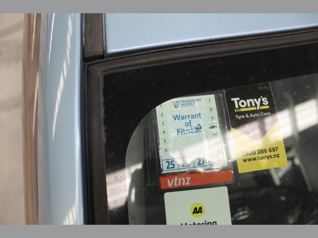 Photo '11' of Toyota Prius Hybrid