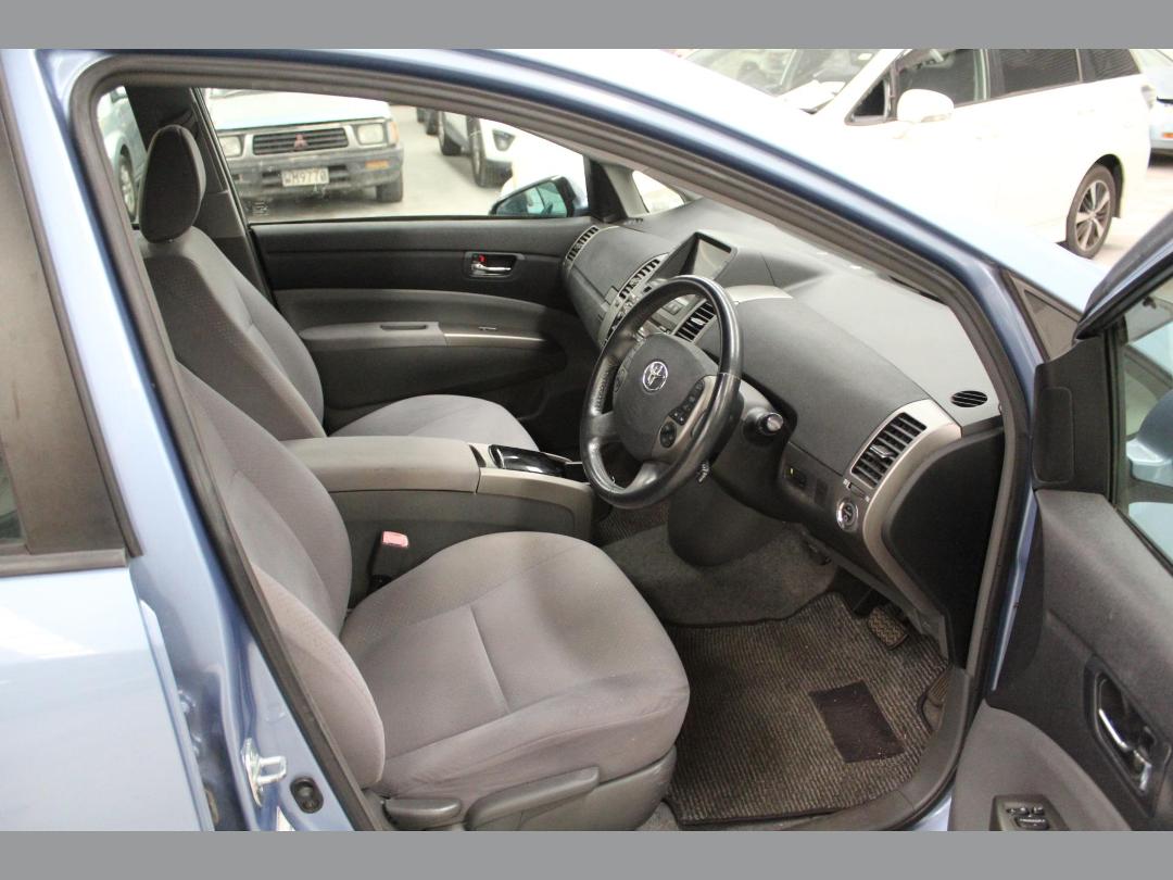 Photo '12' of Toyota Prius Hybrid