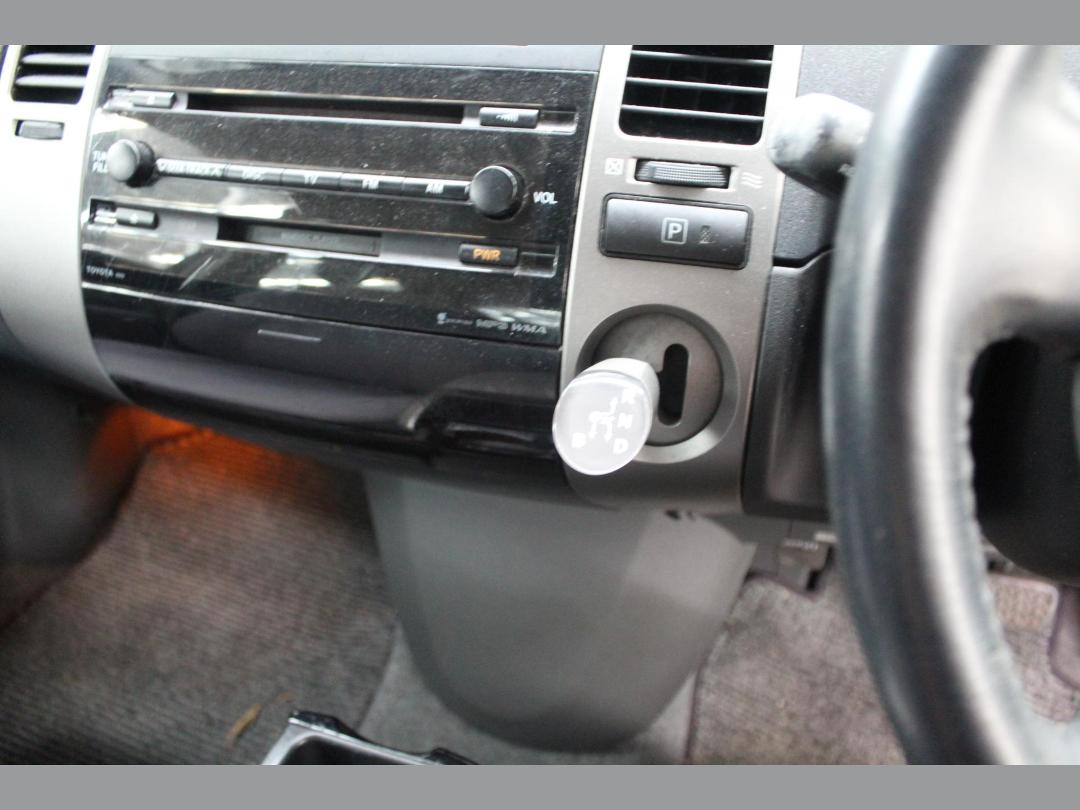 Photo '15' of Toyota Prius Hybrid