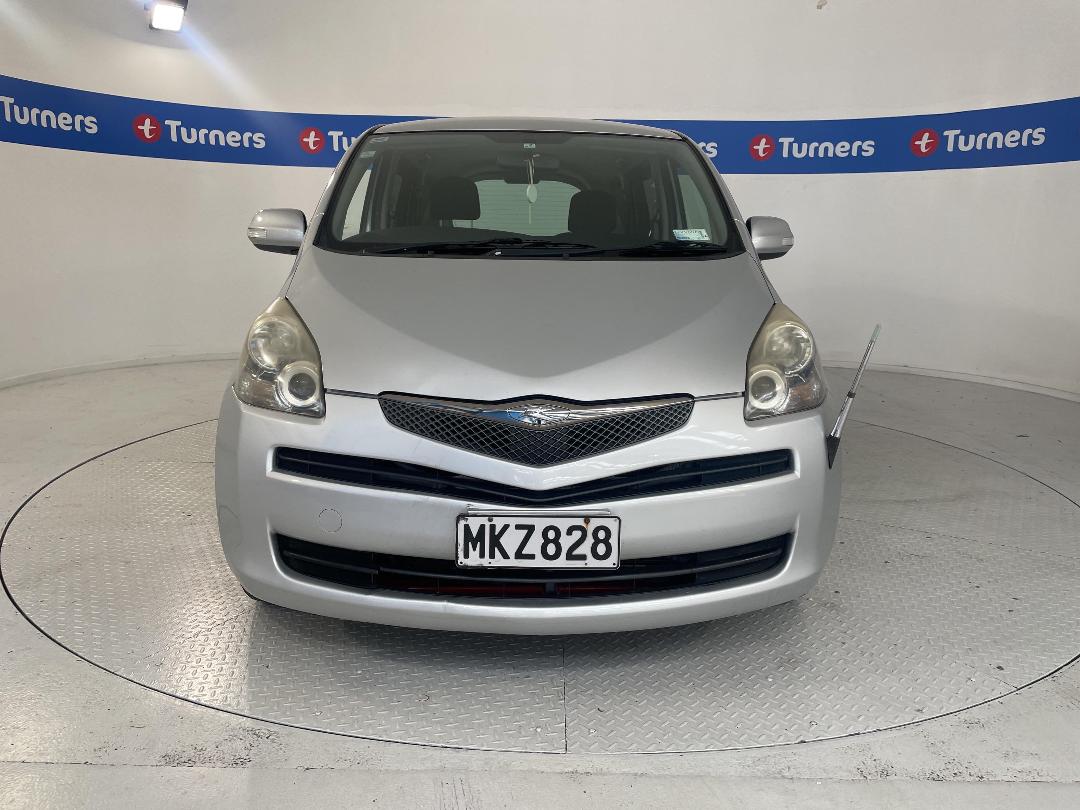 Photo '2' of Toyota Ractis