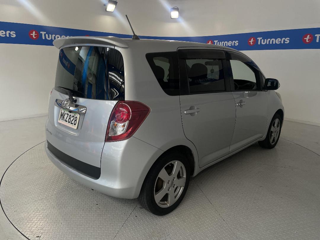 Photo '7' of Toyota Ractis