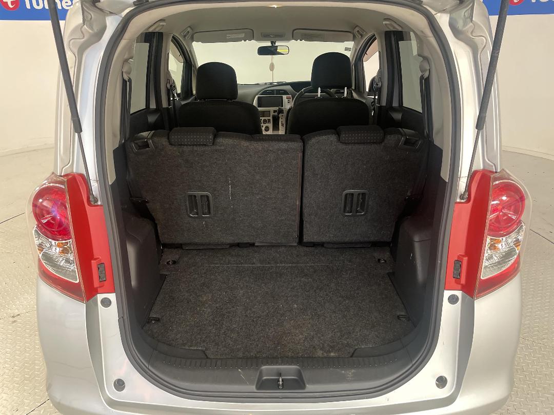 Photo '14' of Toyota Ractis