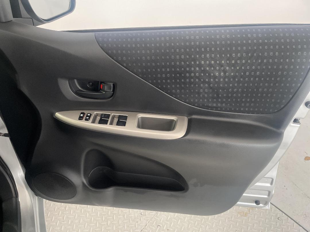 Photo '15' of Toyota Ractis