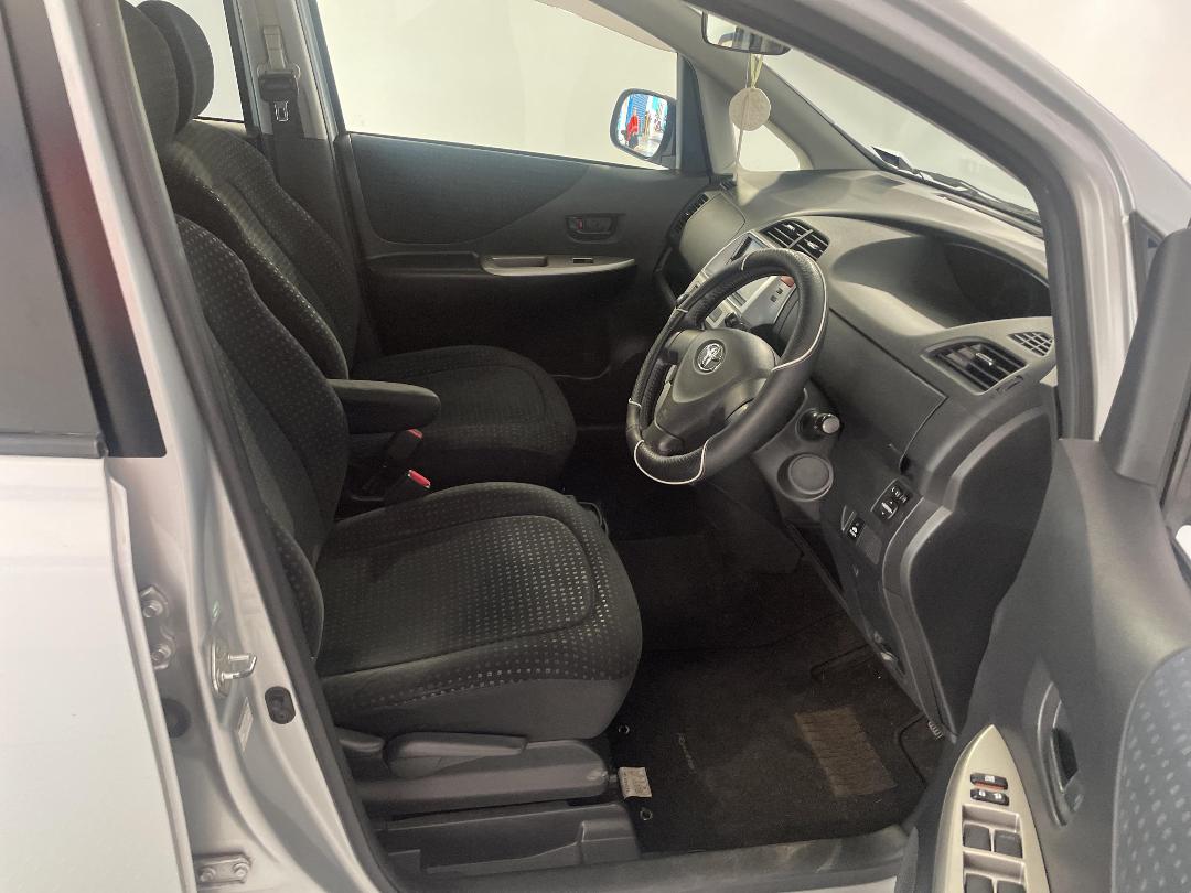 Photo '16' of Toyota Ractis