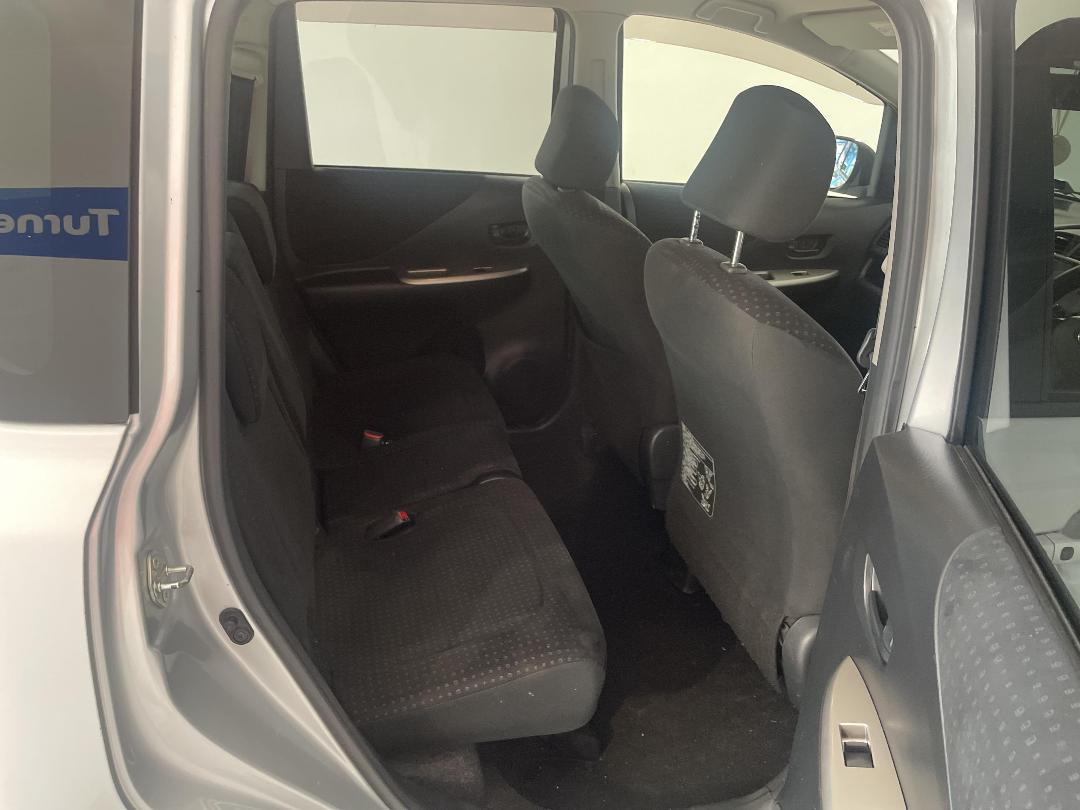 Photo '20' of Toyota Ractis