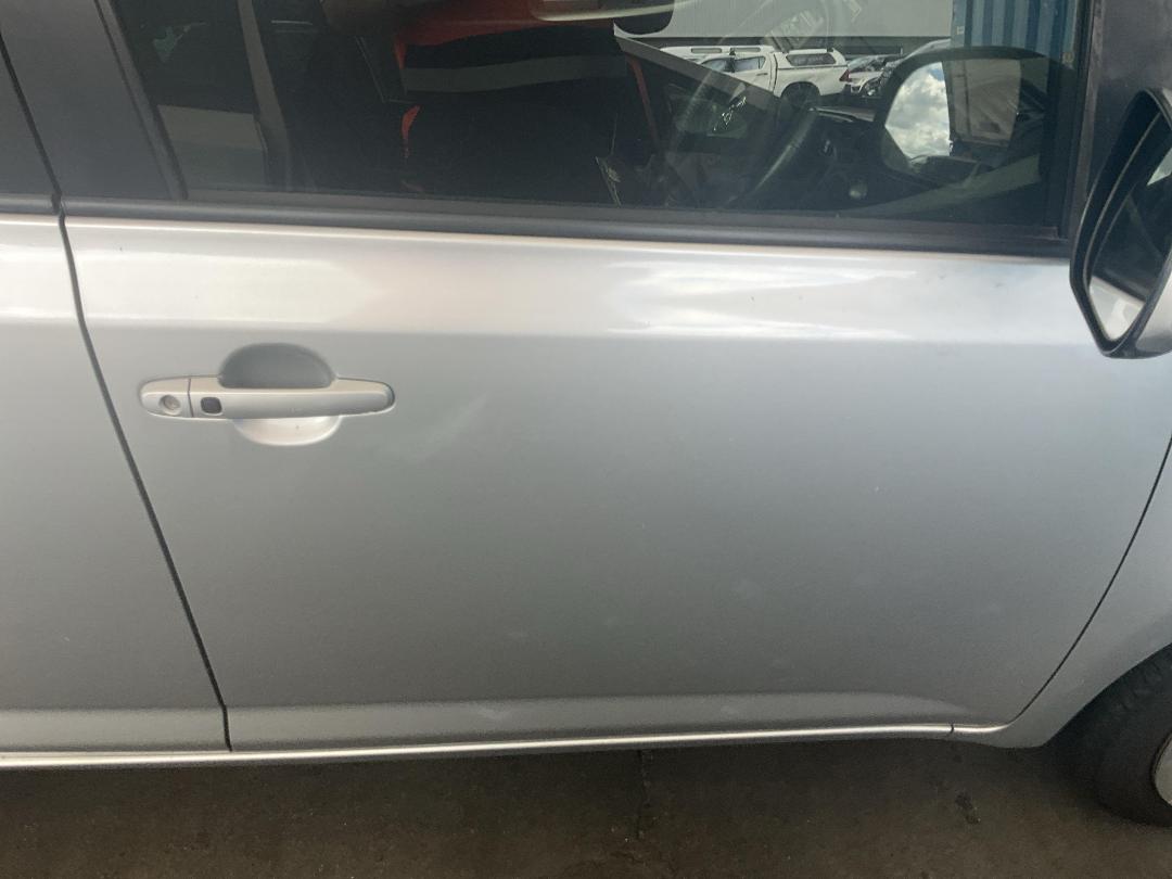 Photo '3' of Toyota Ractis Photo '3' of Toyota Ractis