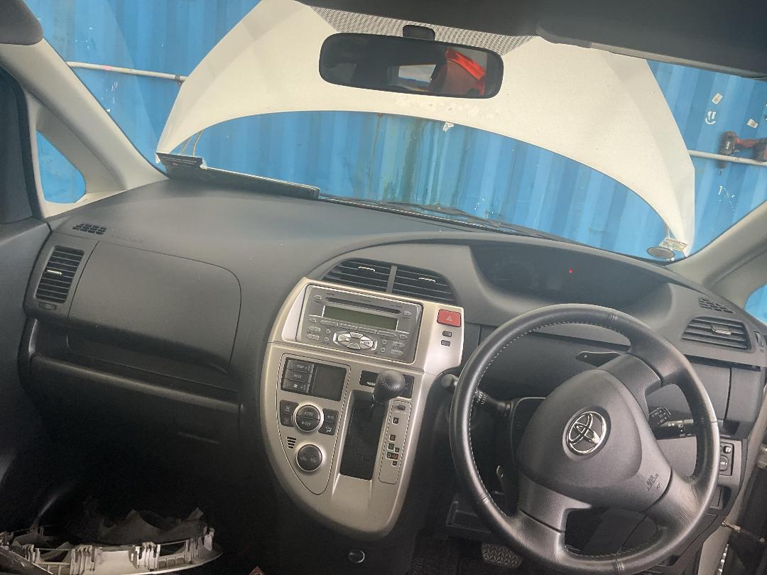 Photo '21' of Toyota Ractis Photo '21' of Toyota Ractis