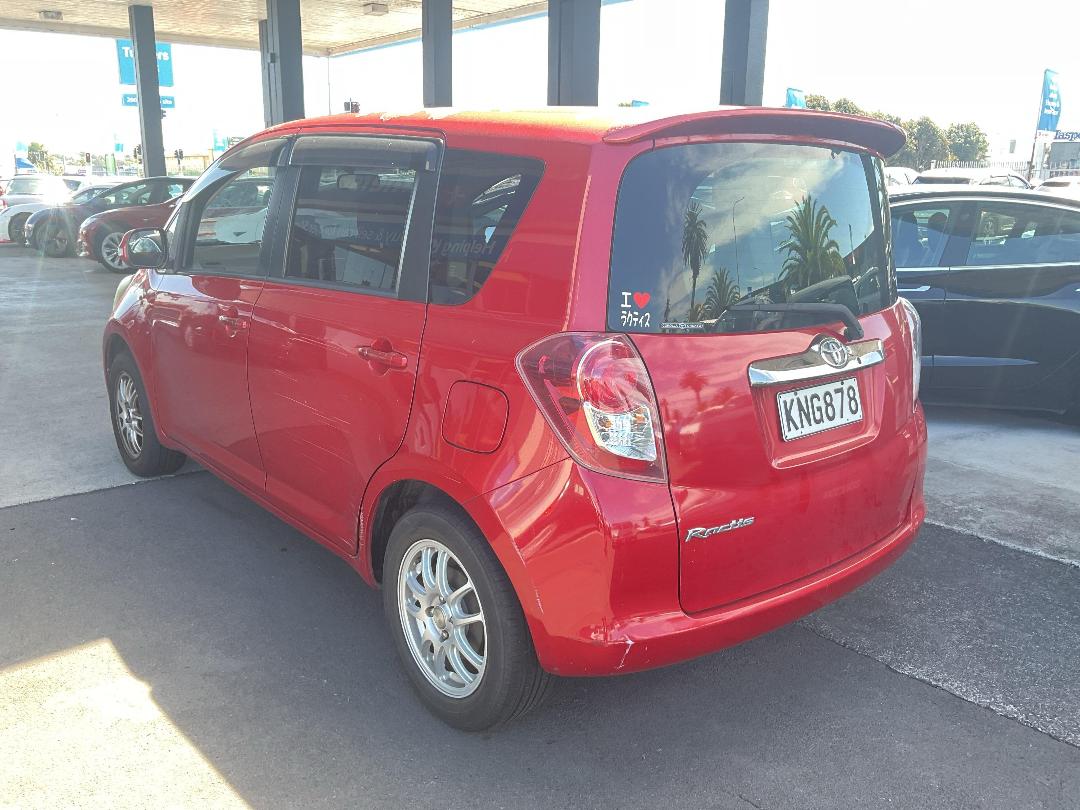 Photo '7' of Toyota Ractis Photo '7' of Toyota Ractis