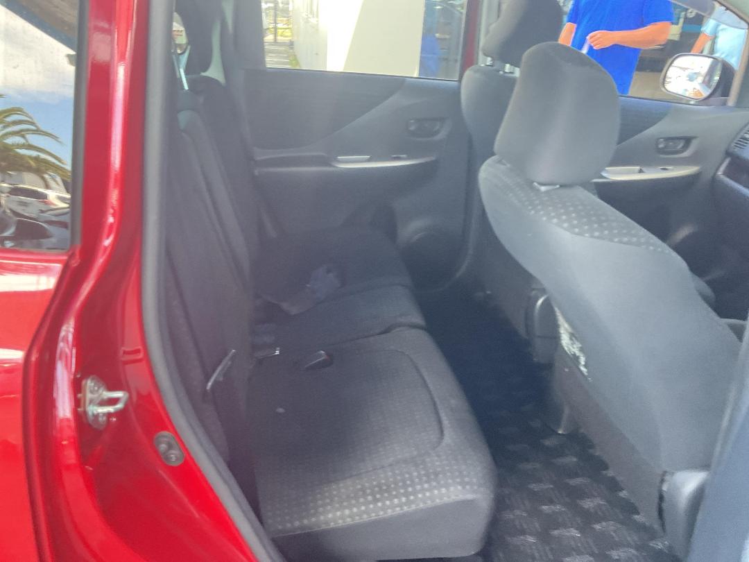 Photo '17' of Toyota Ractis Photo '17' of Toyota Ractis