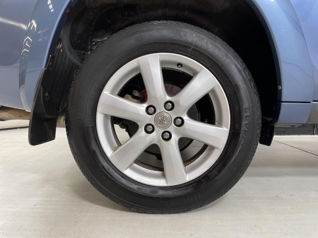 Photo '12' of Toyota Rav4