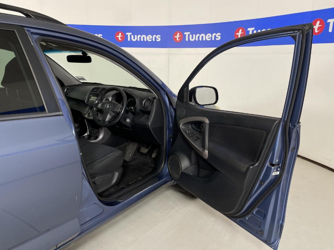 Photo '15' of Toyota Rav4