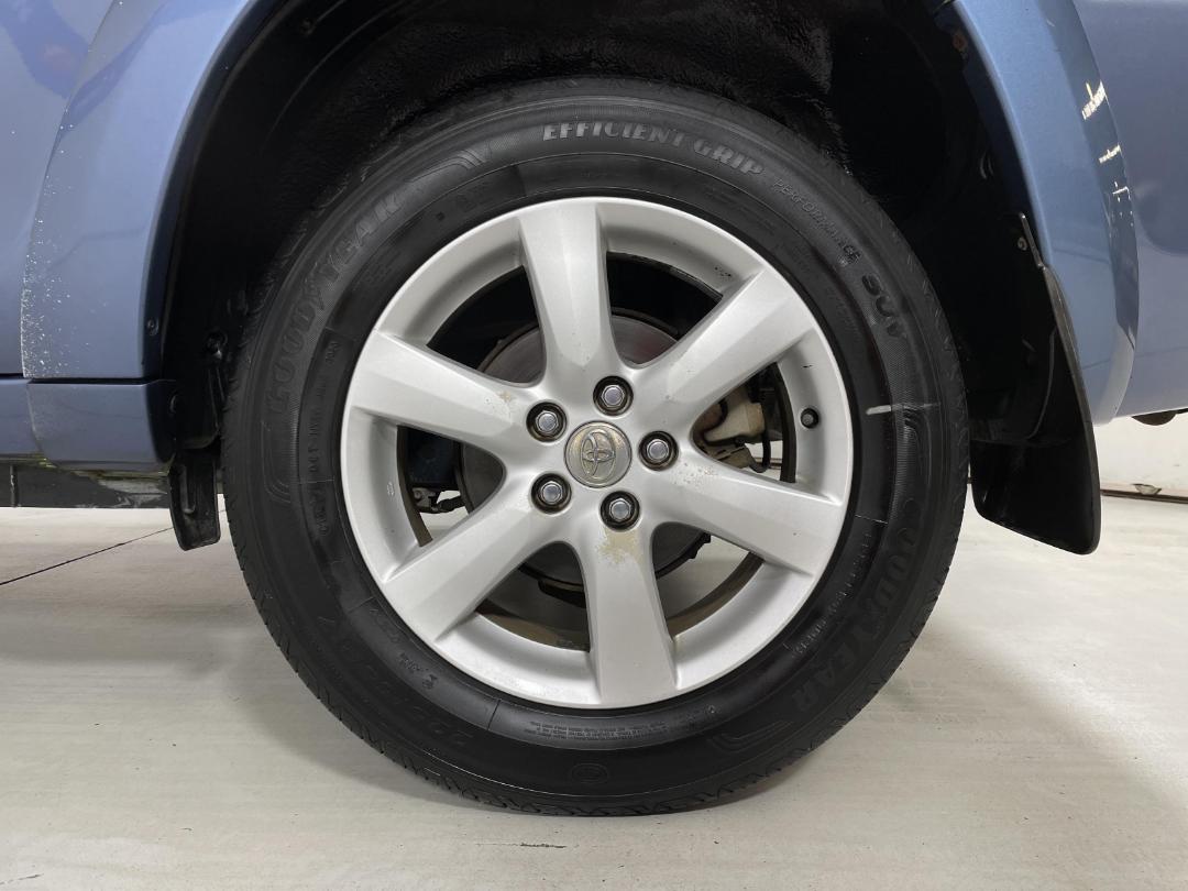 Photo '11' of Toyota Rav4