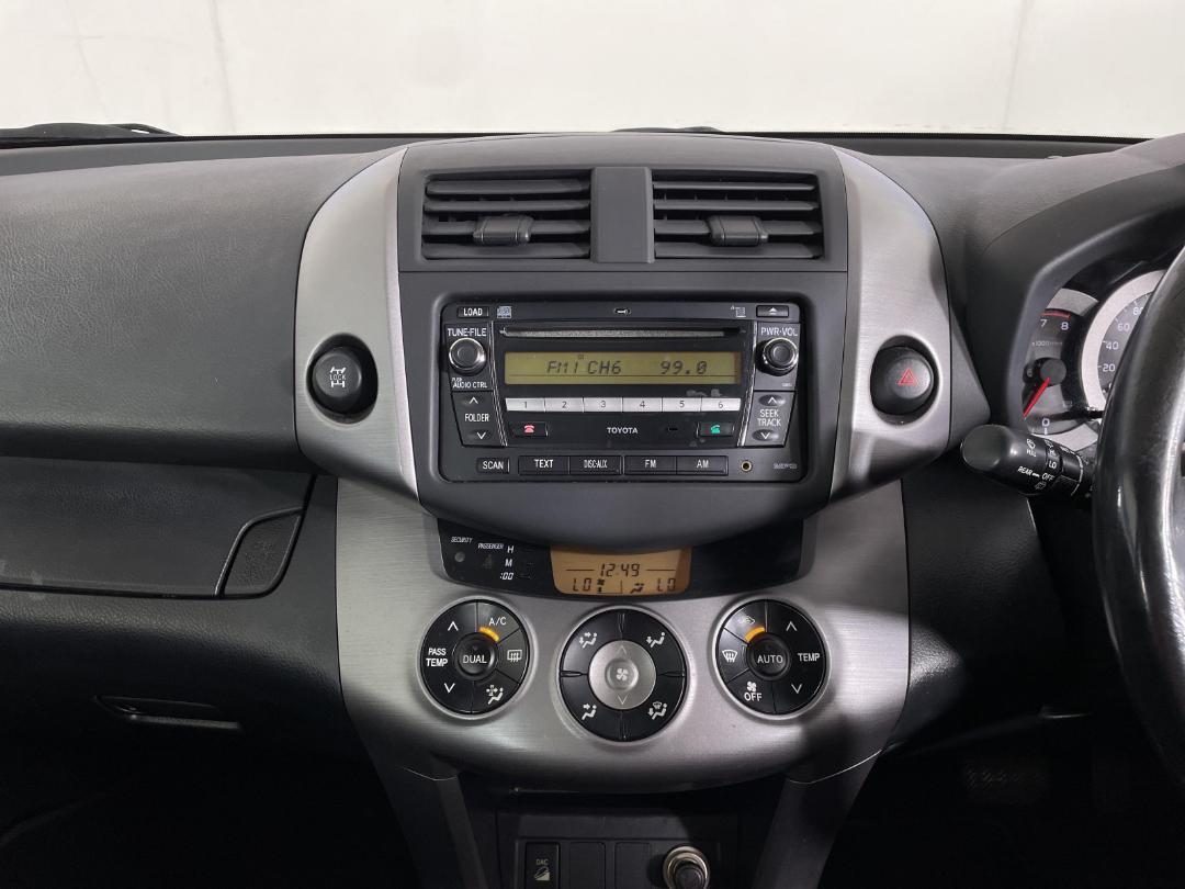 Photo '18' of Toyota Rav4