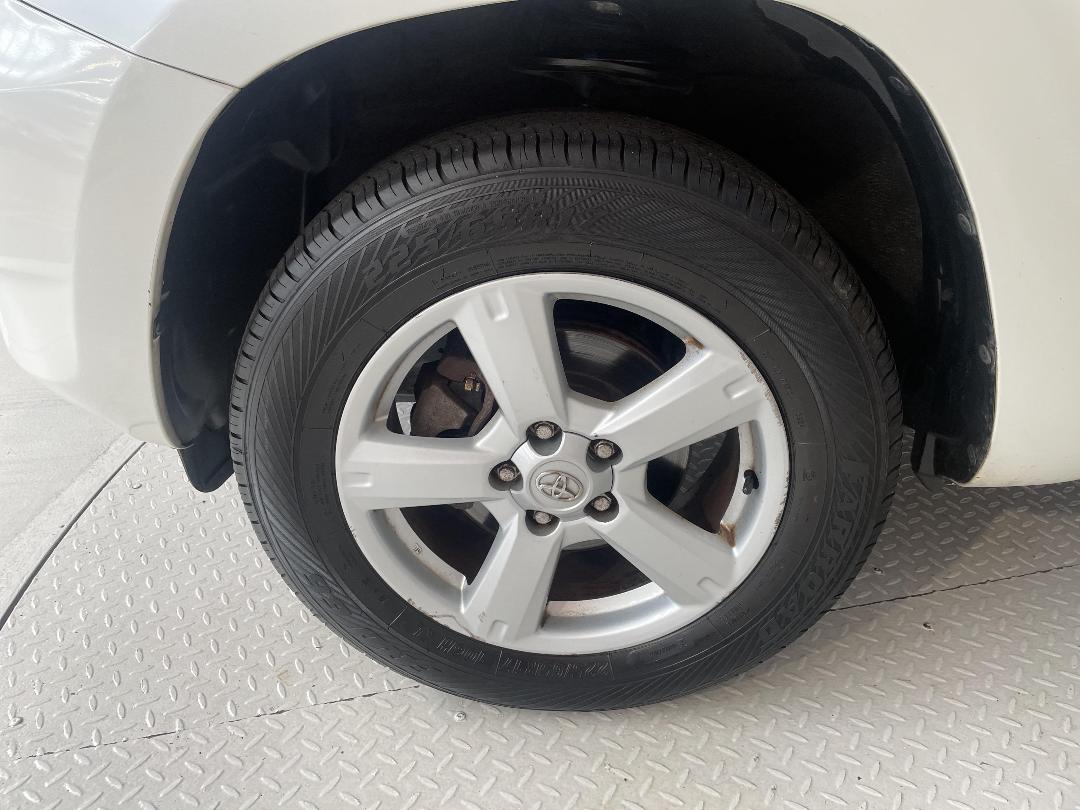 Photo '10' of Toyota Rav4