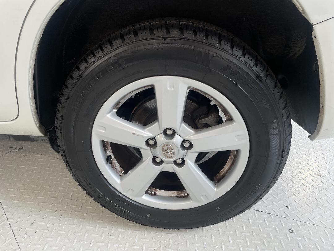 Photo '11' of Toyota Rav4