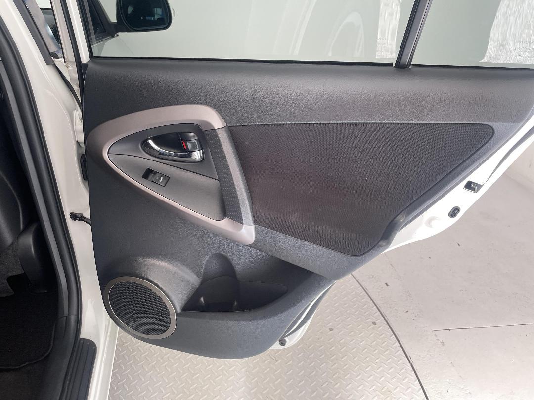 Photo '19' of Toyota Rav4