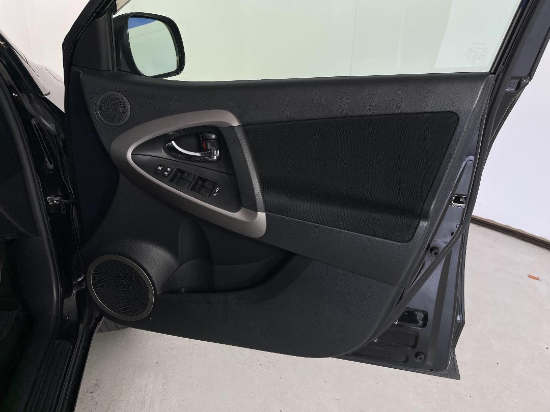 Photo '15' of Toyota Rav4 Photo '15' of Toyota Rav4