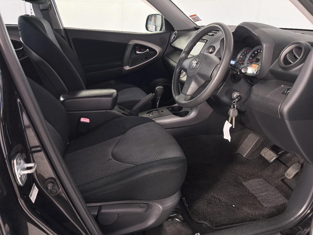 Photo '16' of Toyota Rav4 Photo '16' of Toyota Rav4