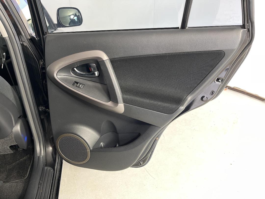 Photo '19' of Toyota Rav4 Photo '19' of Toyota Rav4