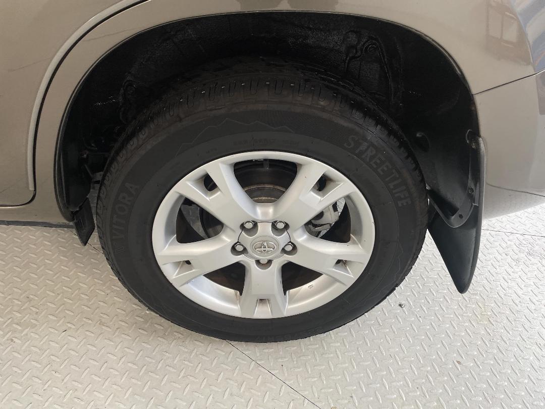 Photo '11' of Toyota Rav4