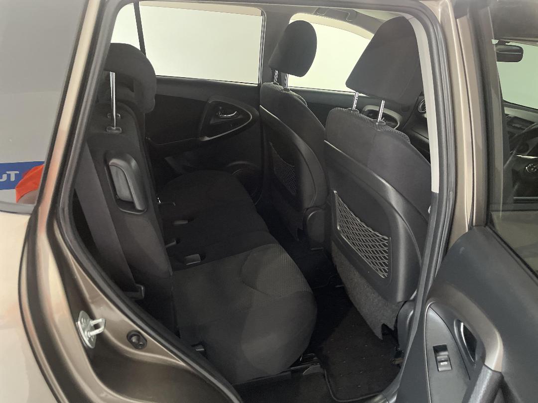 Photo '20' of Toyota Rav4