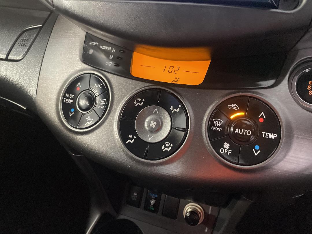 Photo '28' of Toyota Rav4