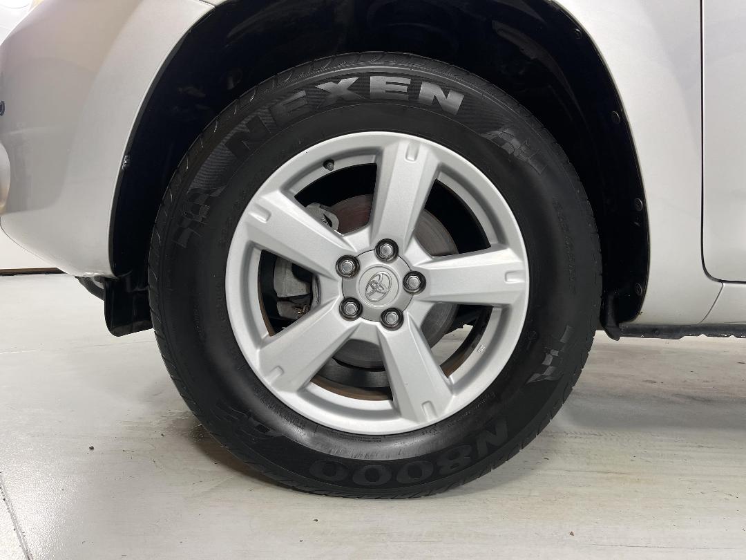 Photo '10' of Toyota Rav4 Photo '10' of Toyota Rav4