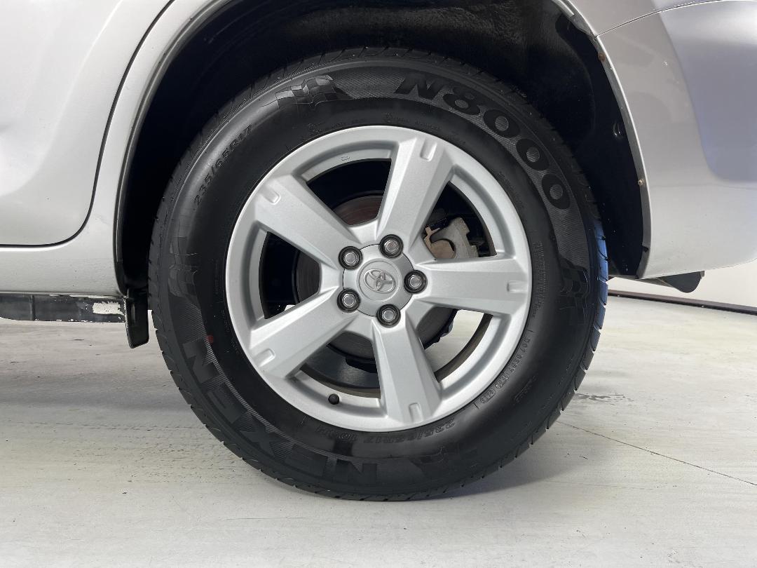 Photo '11' of Toyota Rav4 Photo '11' of Toyota Rav4