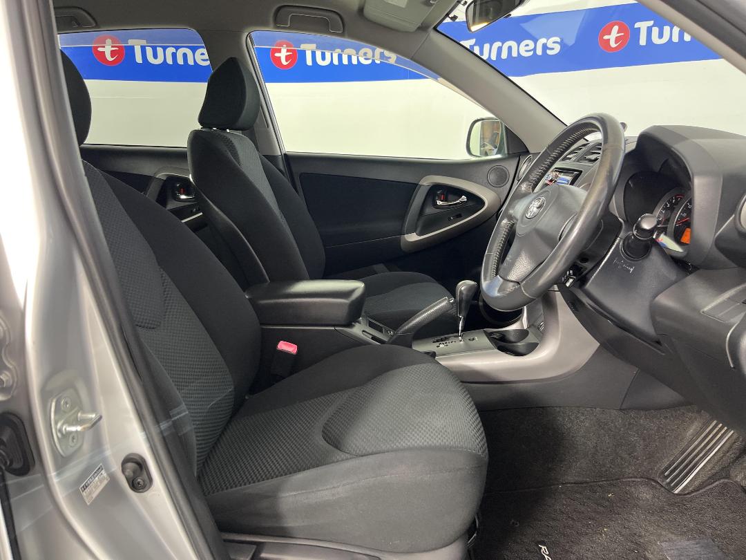 Photo '16' of Toyota Rav4 Photo '16' of Toyota Rav4