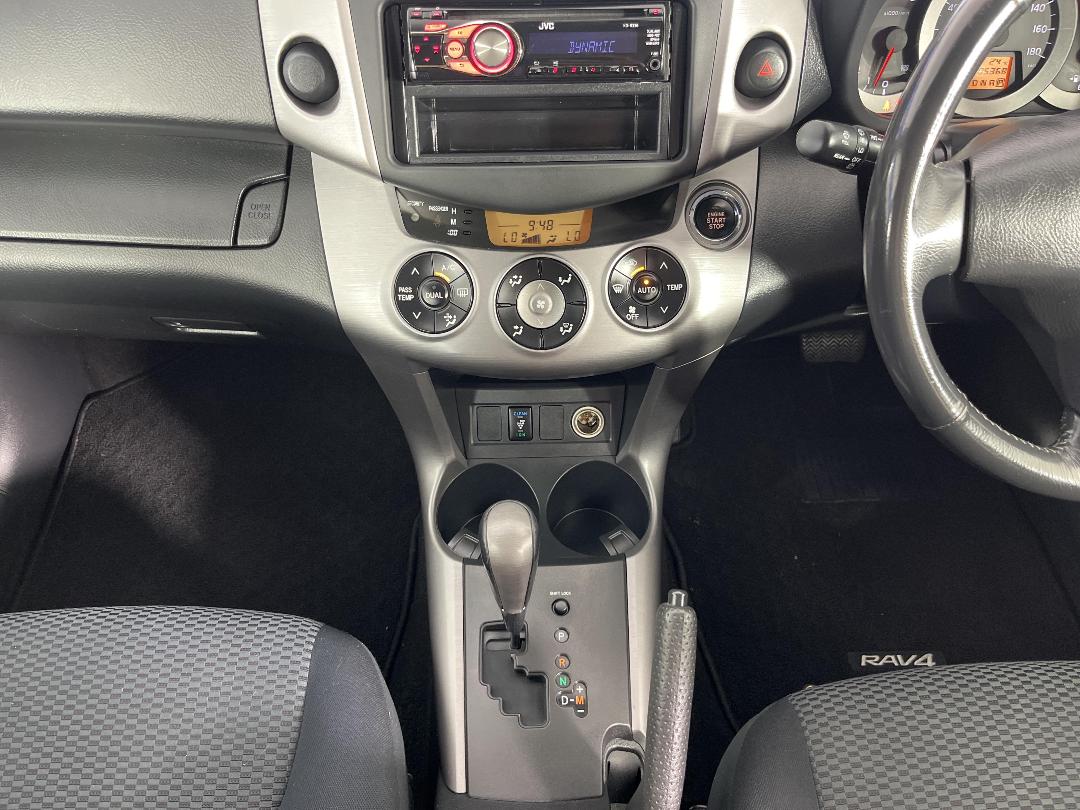 Photo '18' of Toyota Rav4 Photo '18' of Toyota Rav4