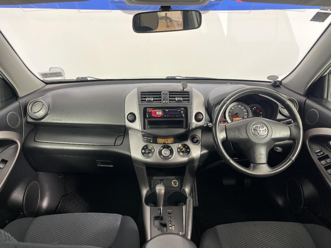 Photo '17' of Toyota Rav4 Photo '17' of Toyota Rav4