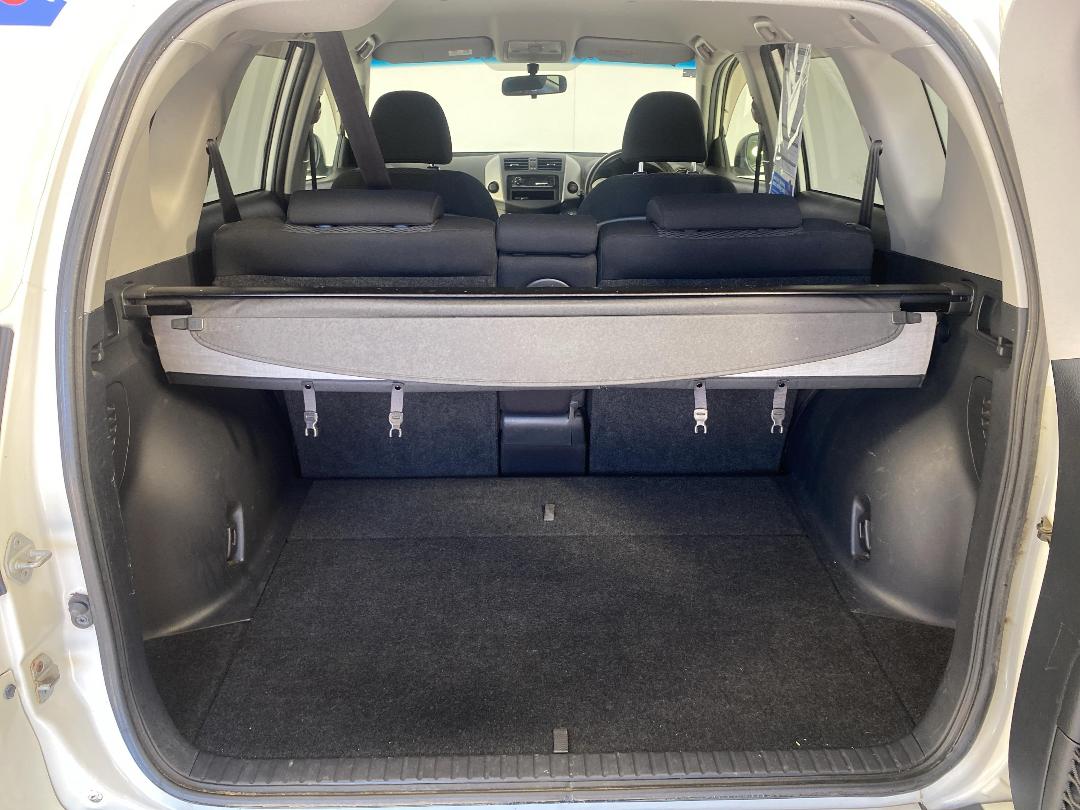 Photo '14' of Toyota Rav4