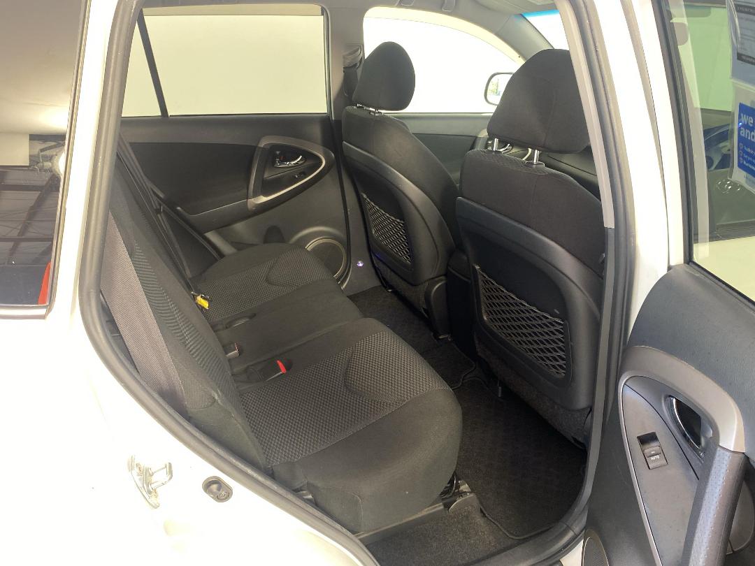 Photo '20' of Toyota Rav4