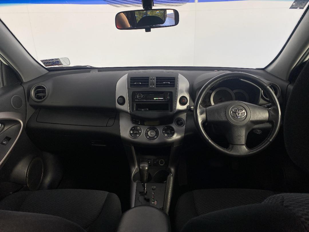 Photo '17' of Toyota Rav4