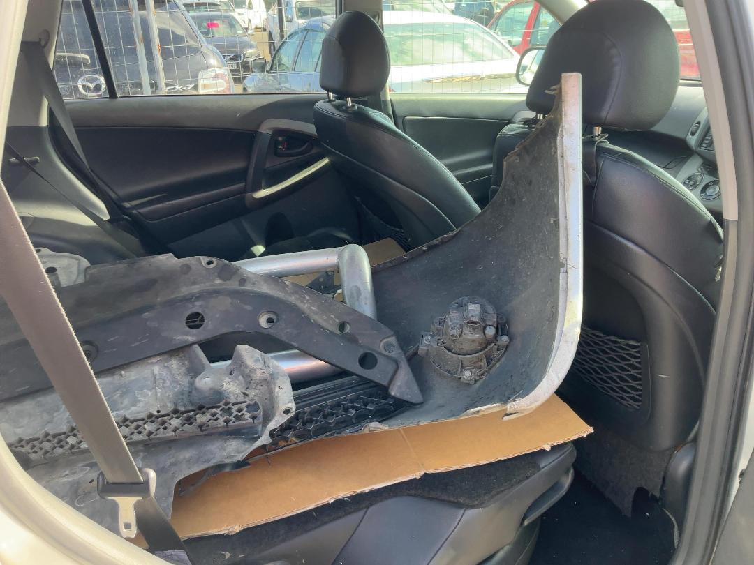 Photo '12' of Toyota Rav4 LTD