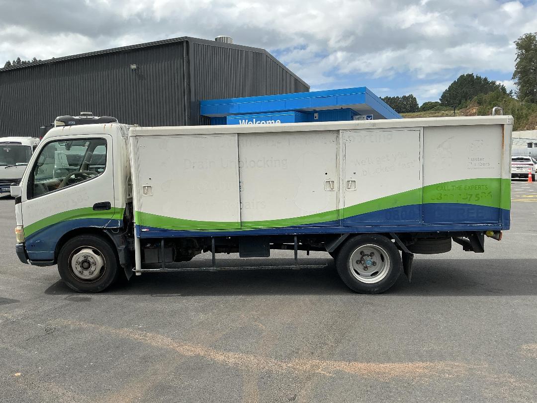 Photo '7' of Toyota Toyoace Bottle Body