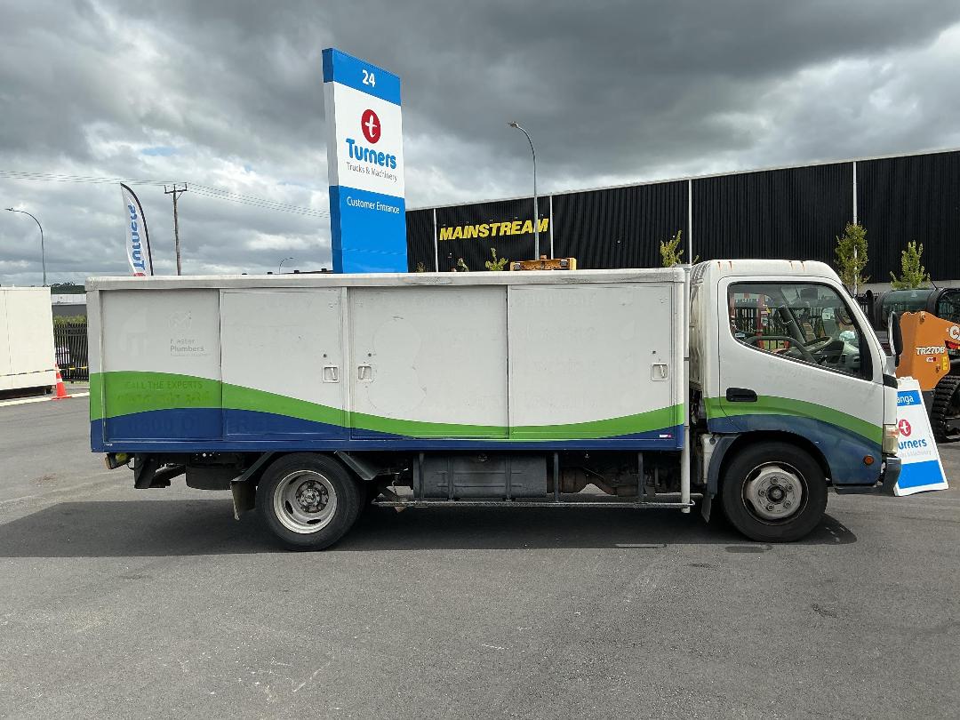 Photo '3' of Toyota Toyoace Bottle Body