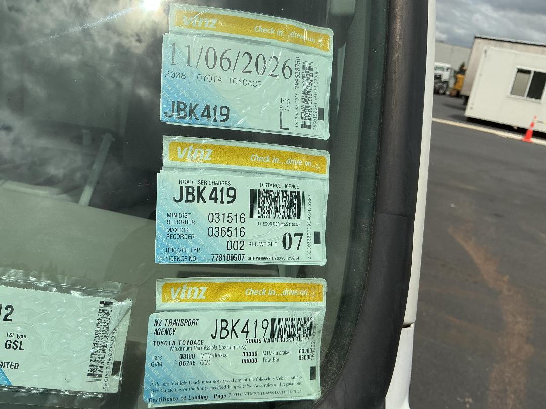 Photo '11' of Toyota Toyoace Bottle Body