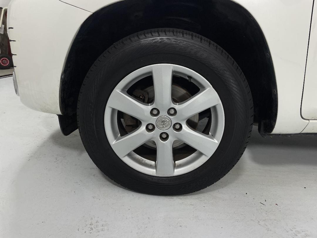 Photo '10' of Toyota Vanguard